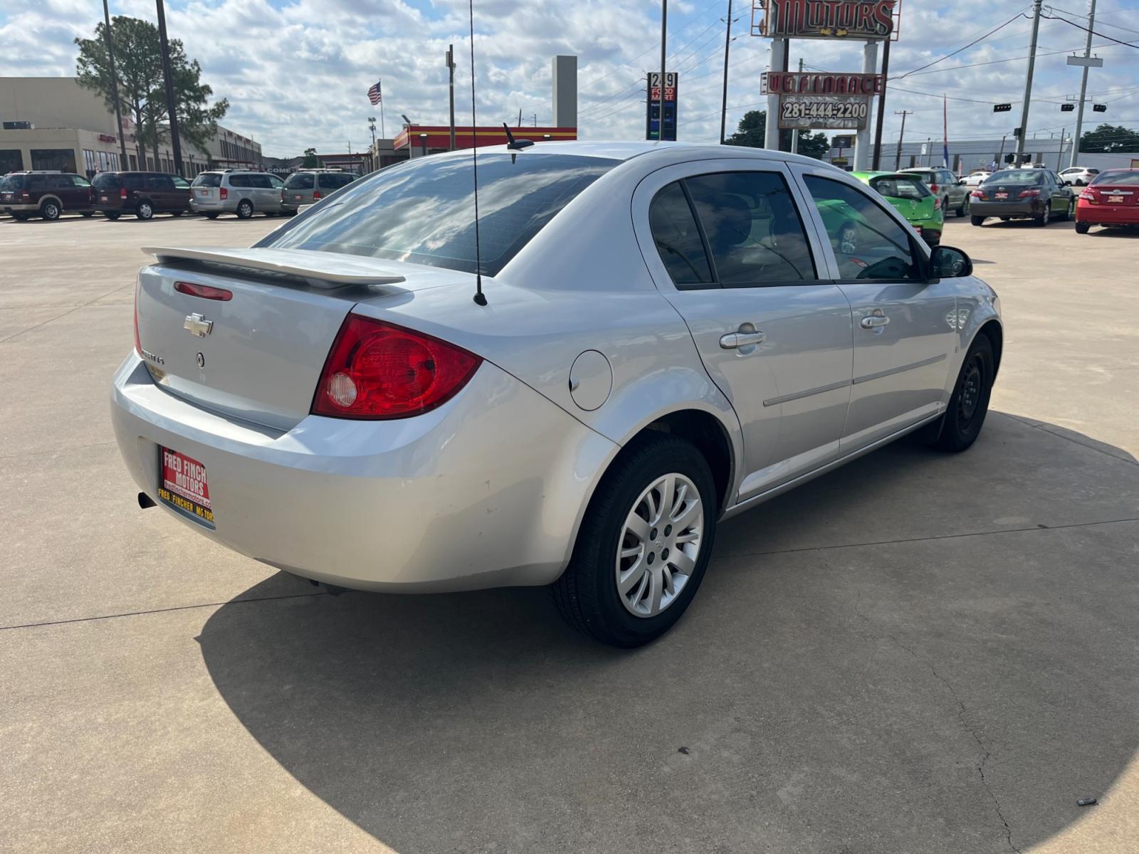 2009 SILVER /black Chevrolet Cobalt LS Sedan (1G1AS58H697) with an 2.2L L4 DOHC 16V engine, 4-Speed Automatic Overdrive transmission, located at 14700 Tomball Parkway 249, Houston, TX, 77086, (281) 444-2200, 29.928619, -95.504074 - Photo #6